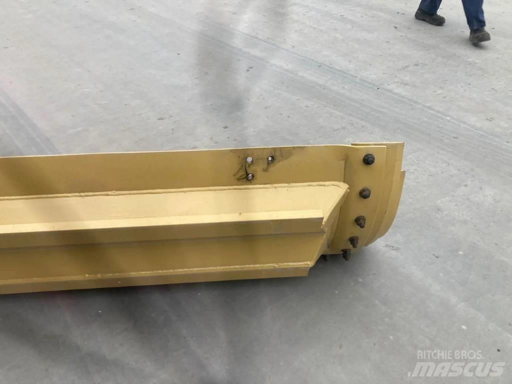 CAT 160M2 Moldboard Naži