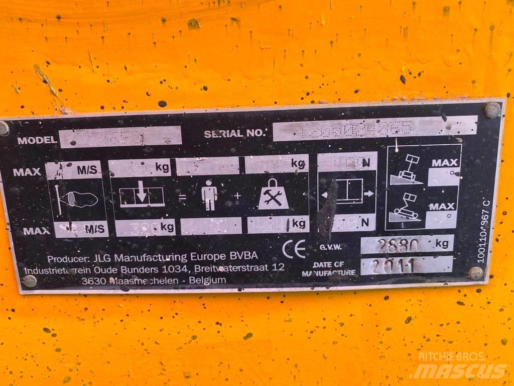 JLG 3246 ES Šķerveida pacēlāji