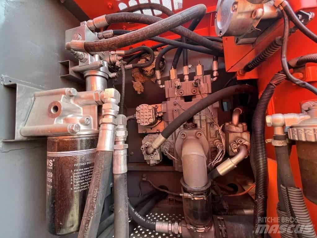 Hitachi ZX 160 Kāpurķēžu ekskavatori