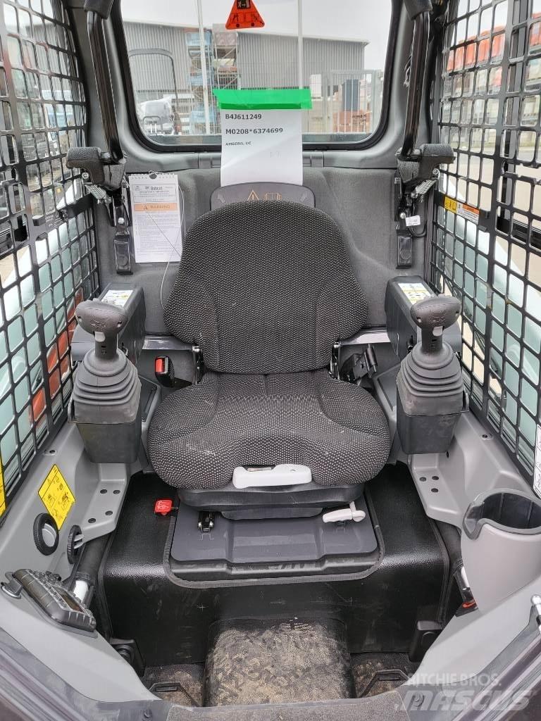 Bobcat T 450 Lietoti riteņu kompaktiekrāvēji
