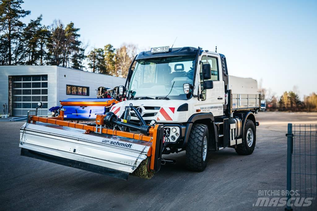 Unimog U 318 Ielu tīrāmās mašīnas