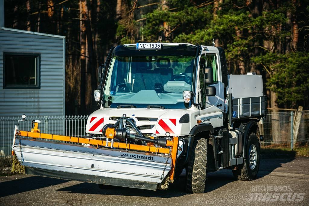 Unimog U 318 Ielu tīrāmās mašīnas