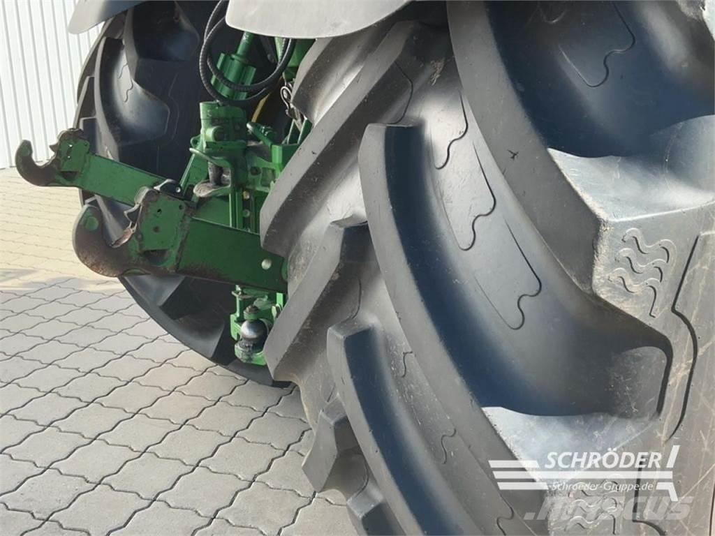 John Deere 6210 R Traktori
