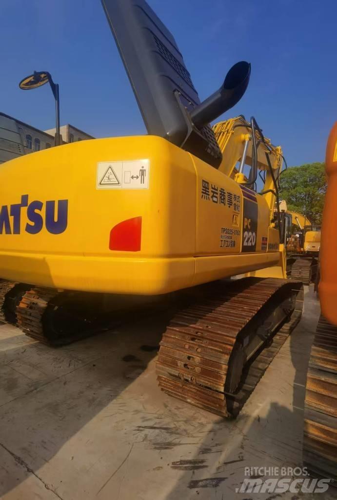 Komatsu PC 220 Kāpurķēžu ekskavatori