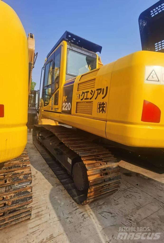 Komatsu PC 220 Kāpurķēžu ekskavatori