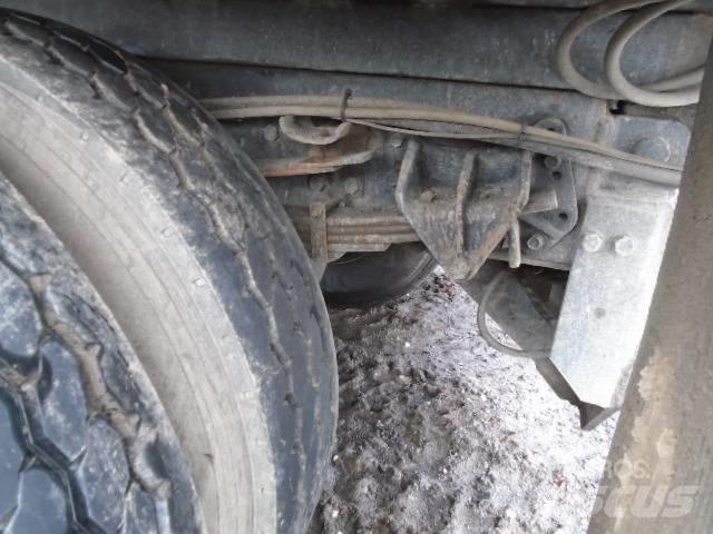 International 4900 Betonvedēji