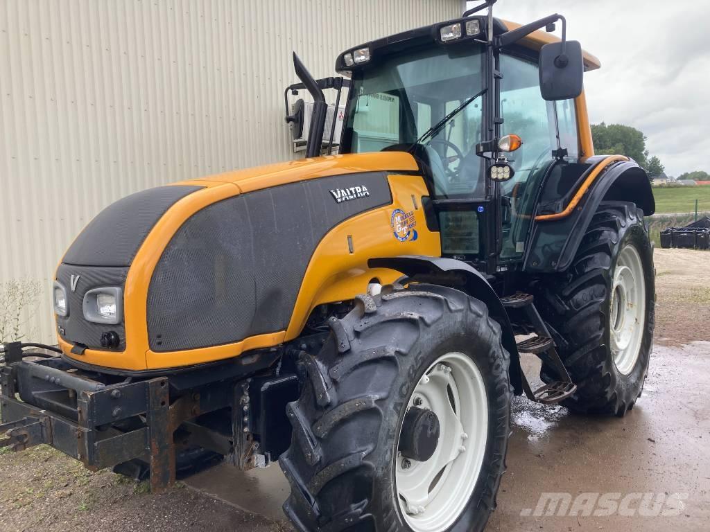 Valtra T 131 Traktori