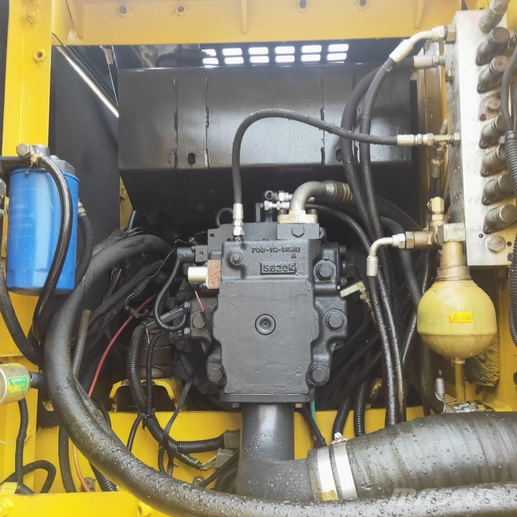 Komatsu PW160W-7 Ekskavatori uz riteņiem