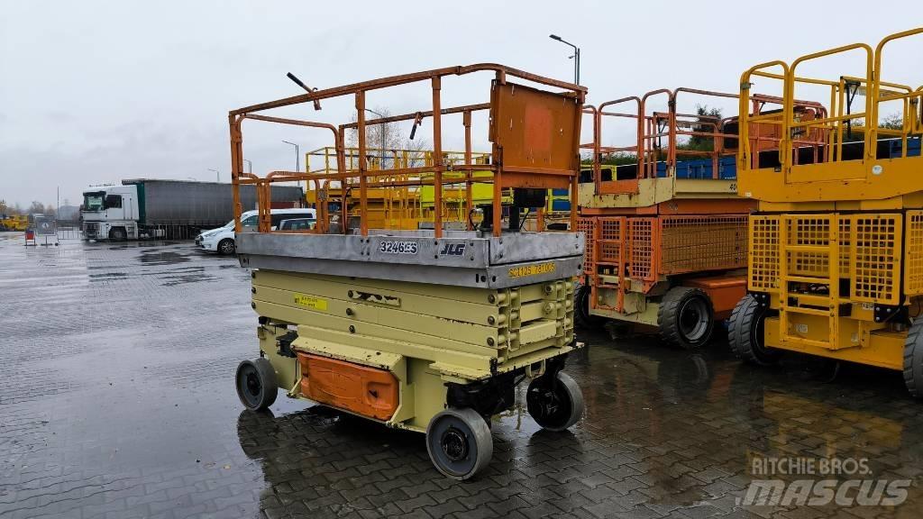 JLG 3246 ES Šķerveida pacēlāji