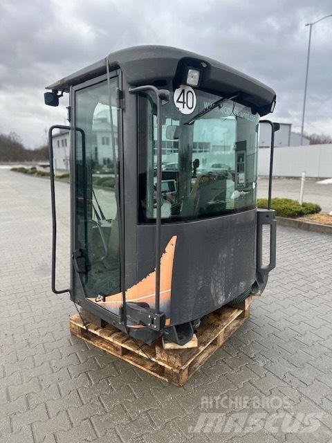CASE 721 F USED CAB Kabīnes un interjers