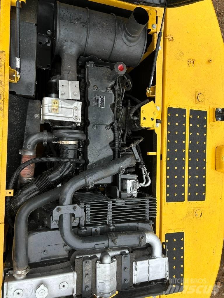 Komatsu 240-8 Kāpurķēžu ekskavatori