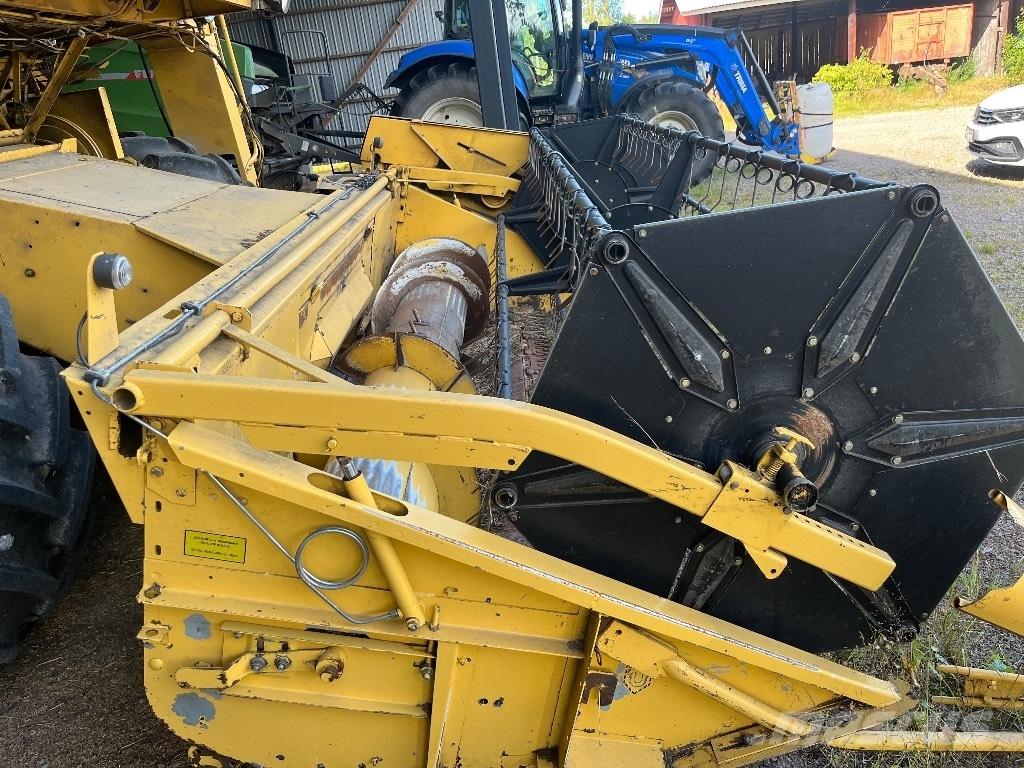 New Holland 8030 Ražas novākšanas kombaini