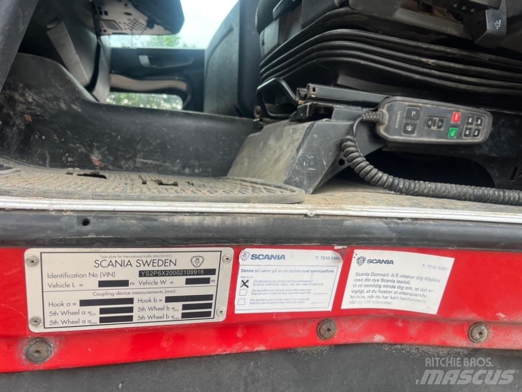 Scania P 320 Treileri ar āķi