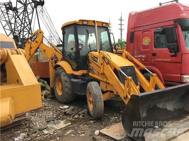 JCB 3 CX Ekskavatori-iekrāvēji
