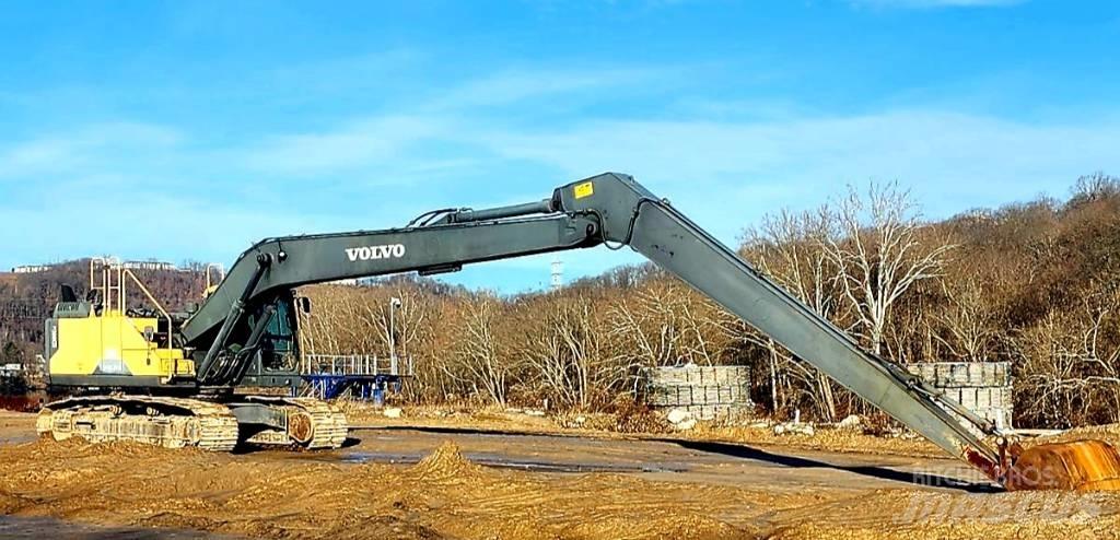 Volvo EC300ELR Kāpurķēžu ekskavatori