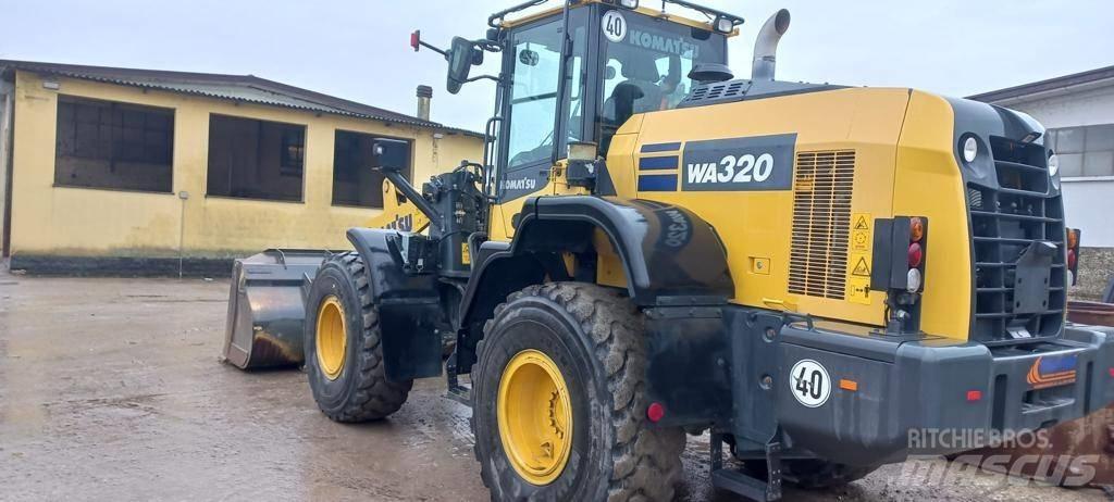 Komatsu WA 320 Iekrāvēji uz riteņiem