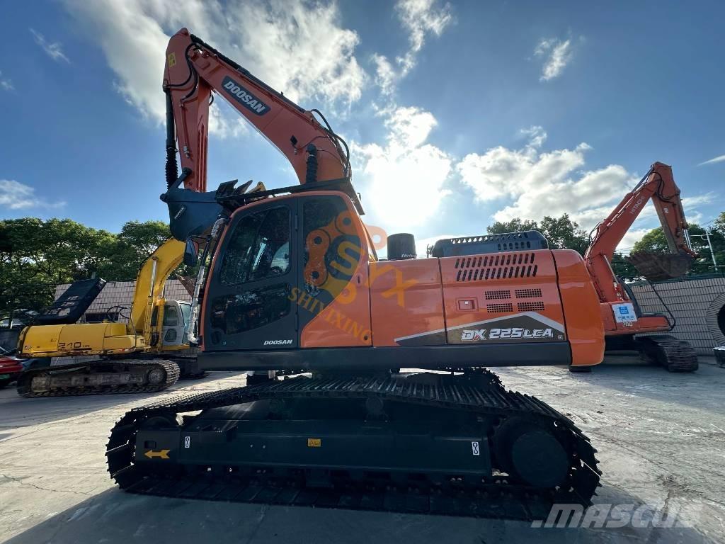 Doosan DX 225 LCA Kāpurķēžu ekskavatori