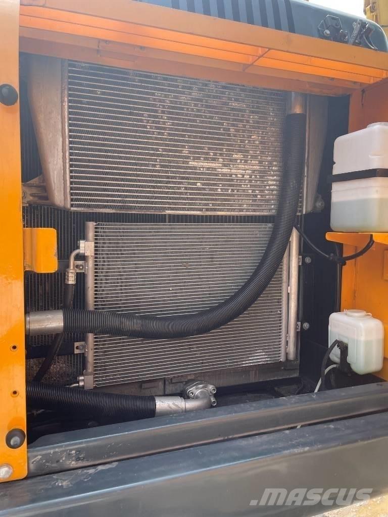 Hyundai 220LC-9S Kāpurķēžu ekskavatori