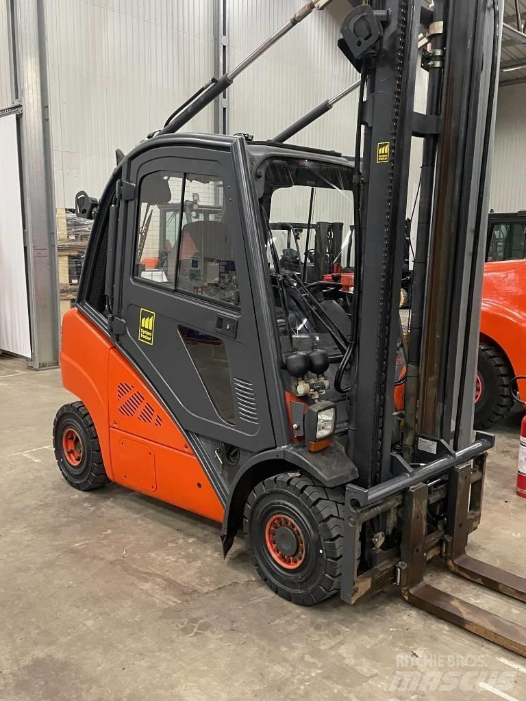 Linde H25D-02 Tehnika ar dīzeļa dzinēju