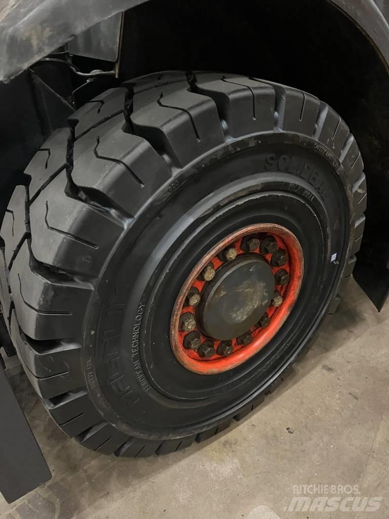 Linde H25D-02 Tehnika ar dīzeļa dzinēju