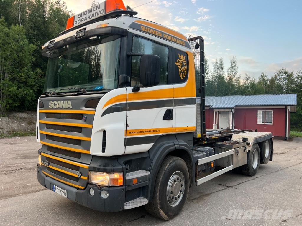 Scania R 500 Treileri ar āķi