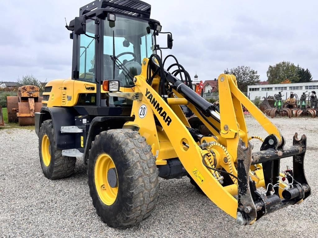 Yanmar V 120 Iekrāvēji uz riteņiem