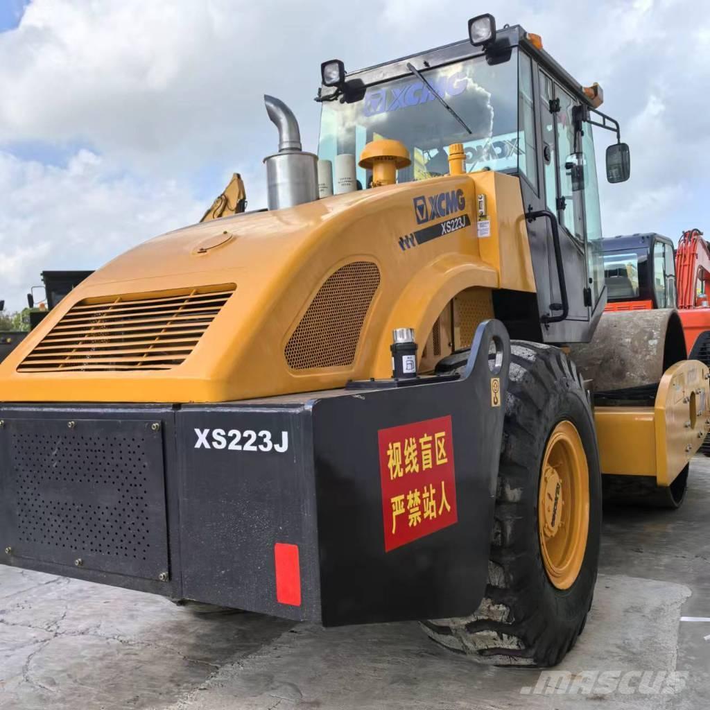 XCMG xs223j Vienvalča grunts veltņi