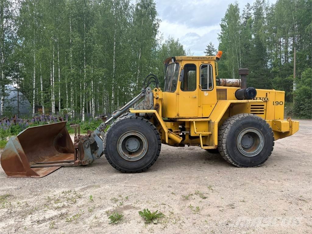 Volvo BM L90 5.5. Iekrāvēji uz riteņiem