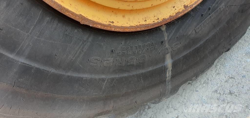 Volvo A 30 F Artikulētie pašizgāzēji
