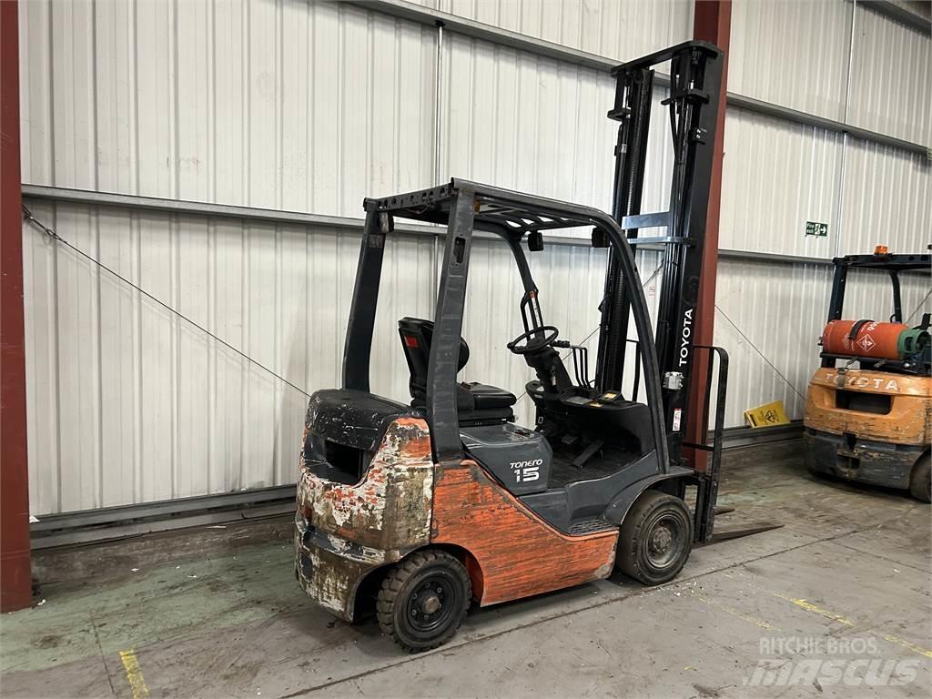 Toyota 02-8FDF15 Tehnika ar dīzeļa dzinēju