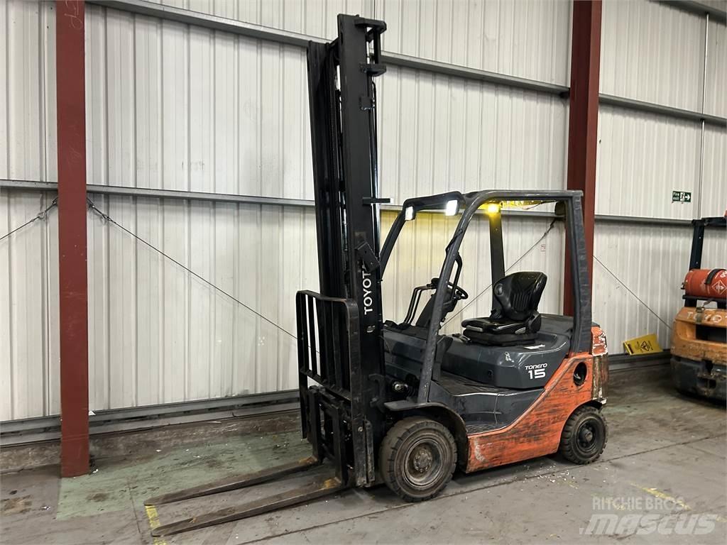 Toyota 02-8FDF15 Tehnika ar dīzeļa dzinēju