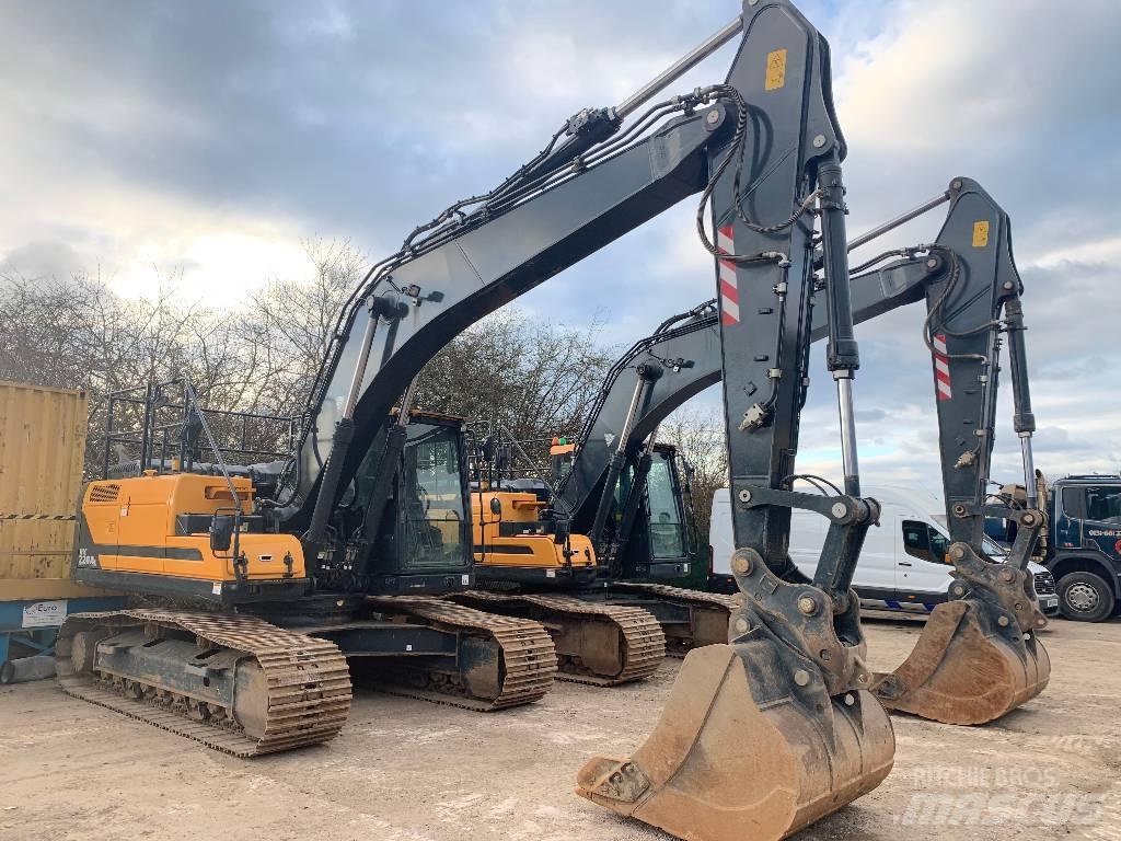 Hyundai HX220A L Kāpurķēžu ekskavatori