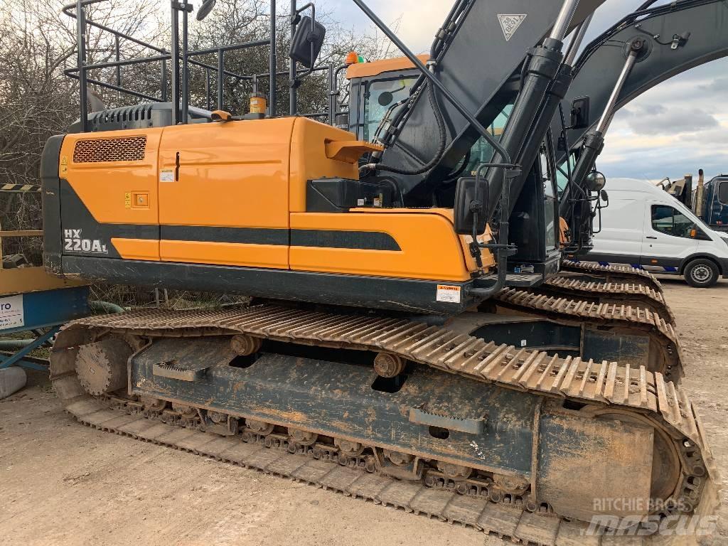 Hyundai HX220A L Kāpurķēžu ekskavatori