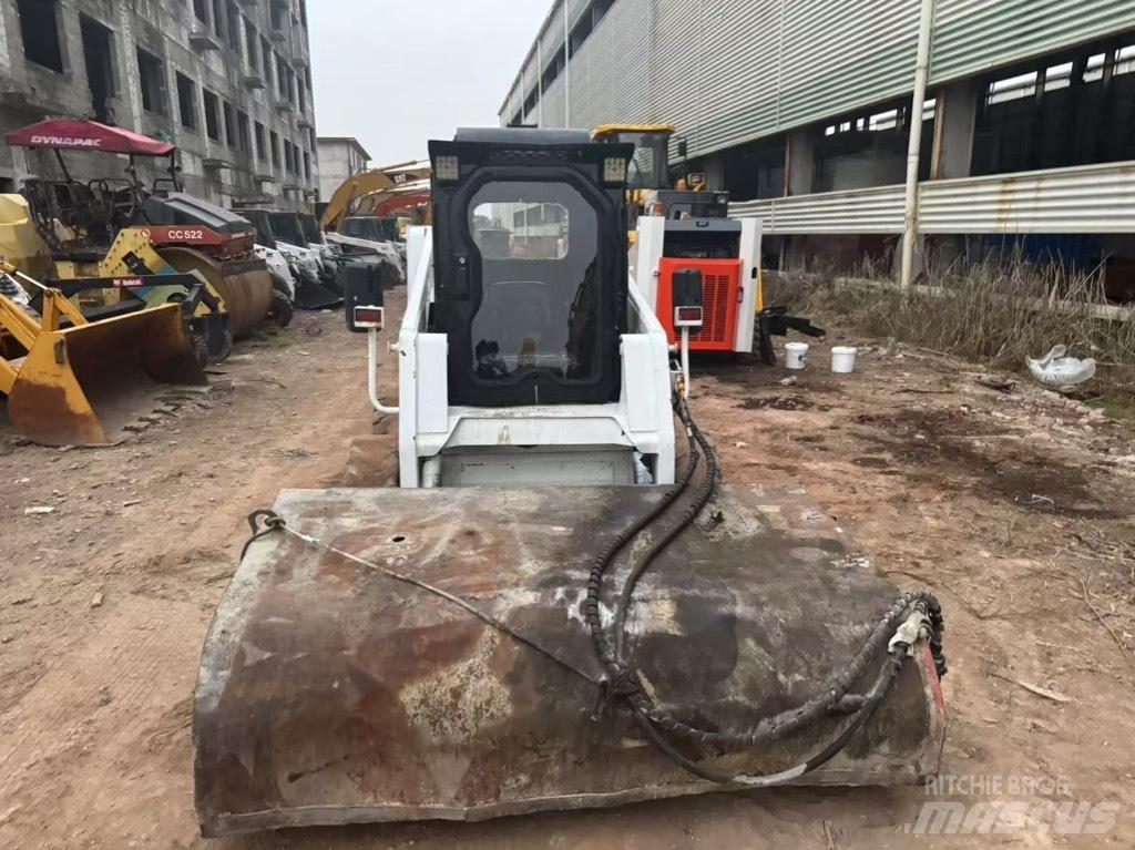  WS 60 Lietoti riteņu kompaktiekrāvēji