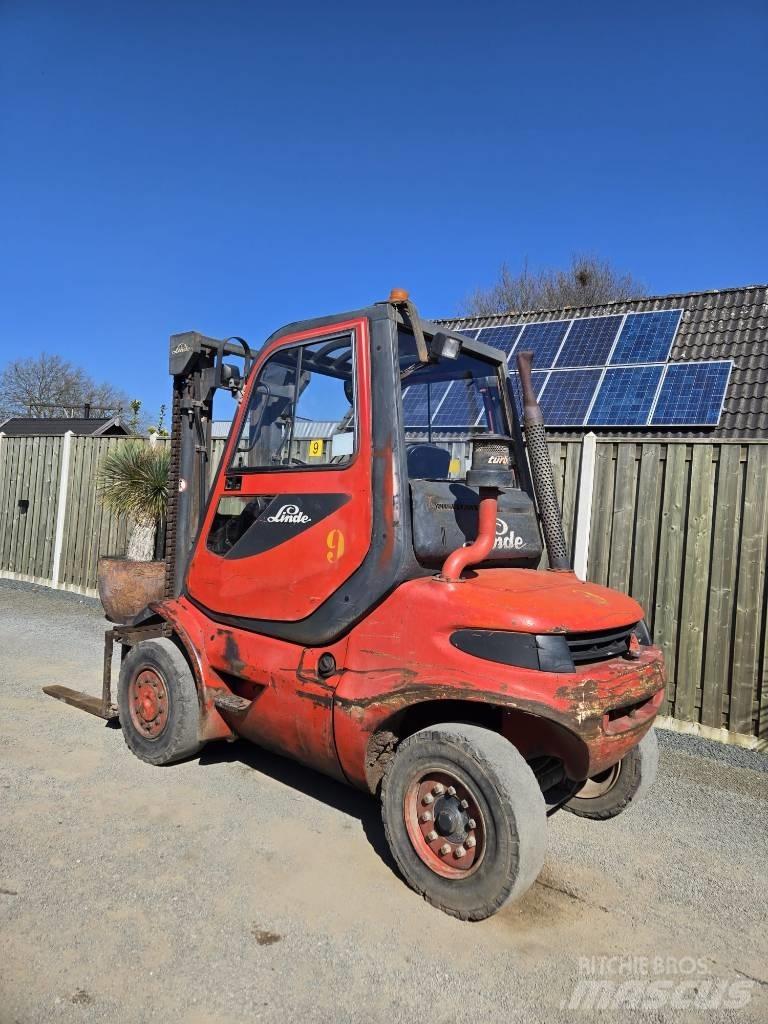 Linde H 40 D-04 Tehnika ar dīzeļa dzinēju