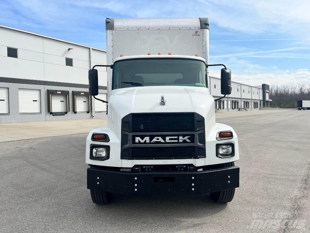 Mack MD 6 Furgons