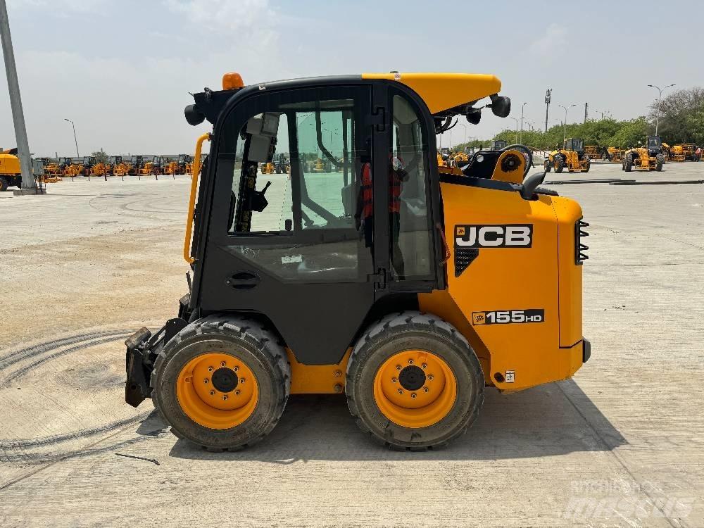 JCB 155 Lietoti riteņu kompaktiekrāvēji