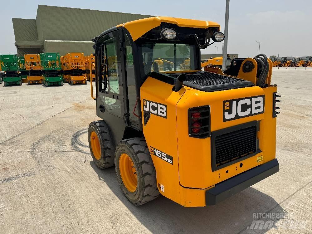 JCB 155 Lietoti riteņu kompaktiekrāvēji