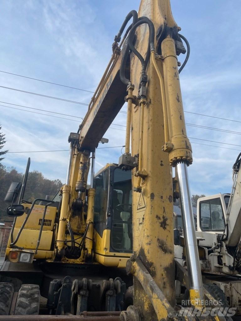 Komatsu PW 130-7K Ekskavatori uz riteņiem
