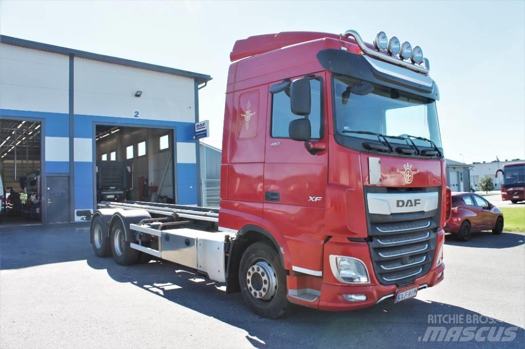 DAF XF 480 FAS 6x2 Smagās mašīnas ar konteineriem