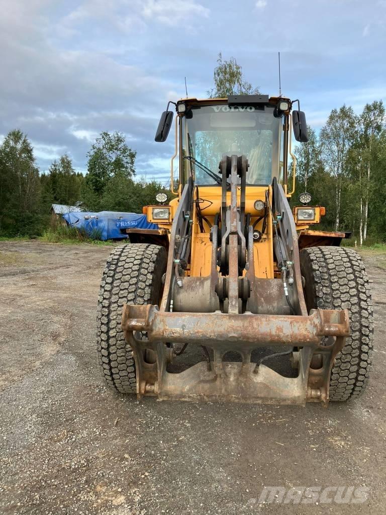 Volvo L 70 D Iekrāvēji uz riteņiem