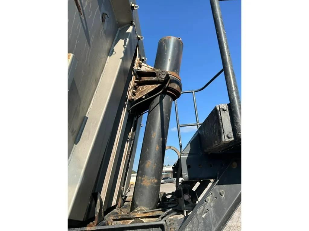 Schwarzmüller HKS 2 Pašizgāzējs