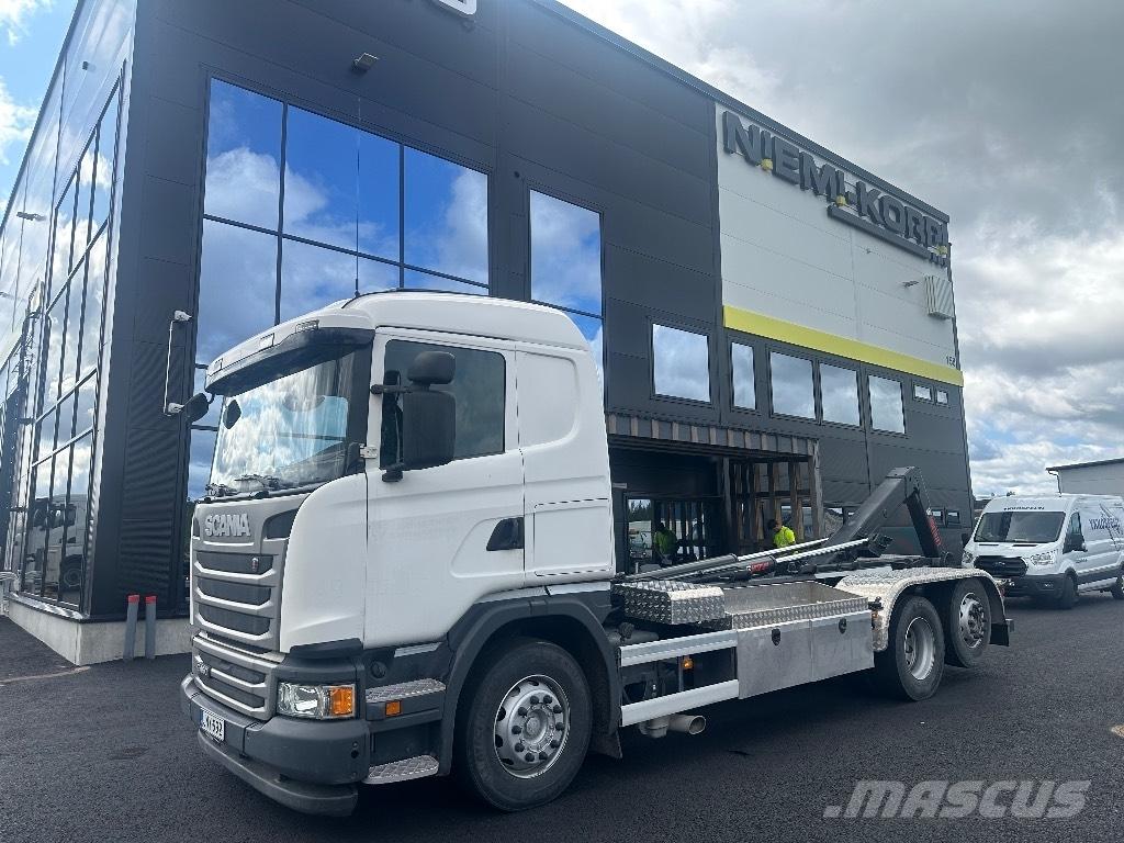 Scania G450 6x2*4 Treileri ar āķi
