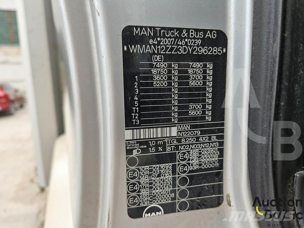 MAN TGL8.250 Tents