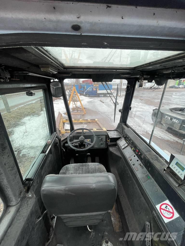 Sisu TRX181 Terminālie traktori