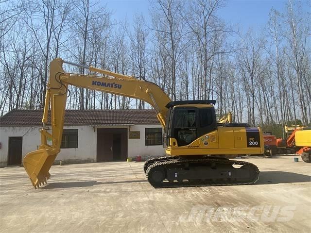 Komatsu PC200-7 Kāpurķēžu ekskavatori