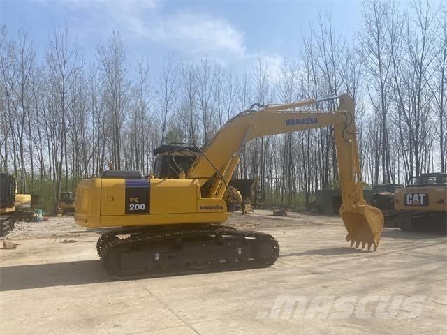 Komatsu PC200-7 Kāpurķēžu ekskavatori