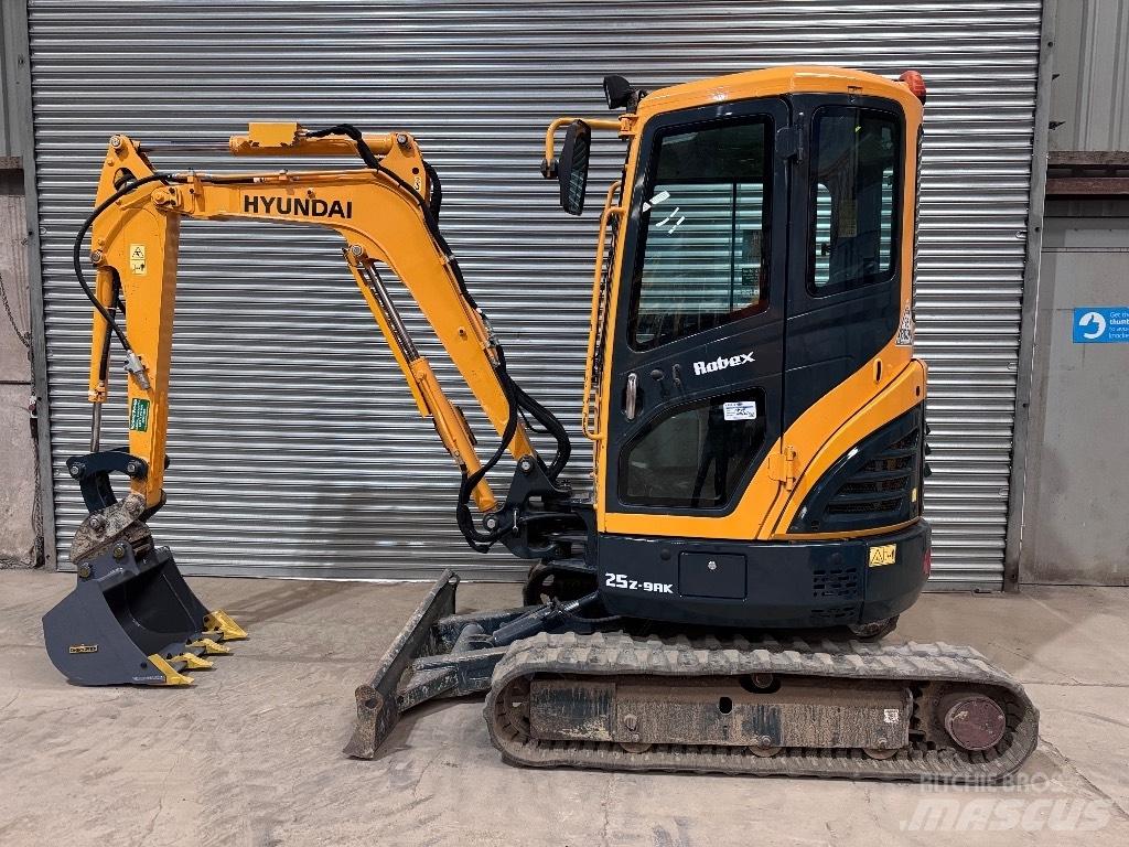 Hyundai R25Z-9 AK Mini ekskavatori < 7 t