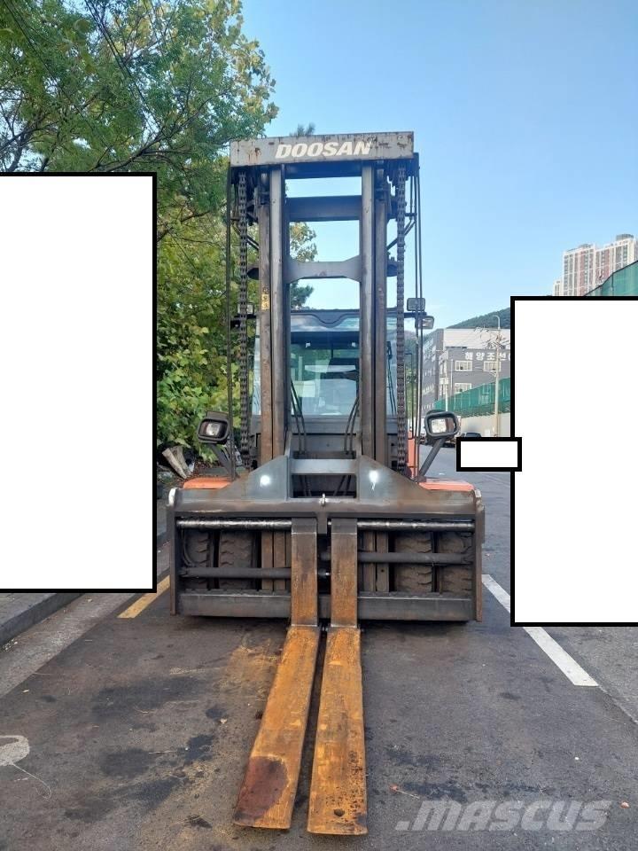 Doosan D 160 S-5 Tehnika ar dīzeļa dzinēju