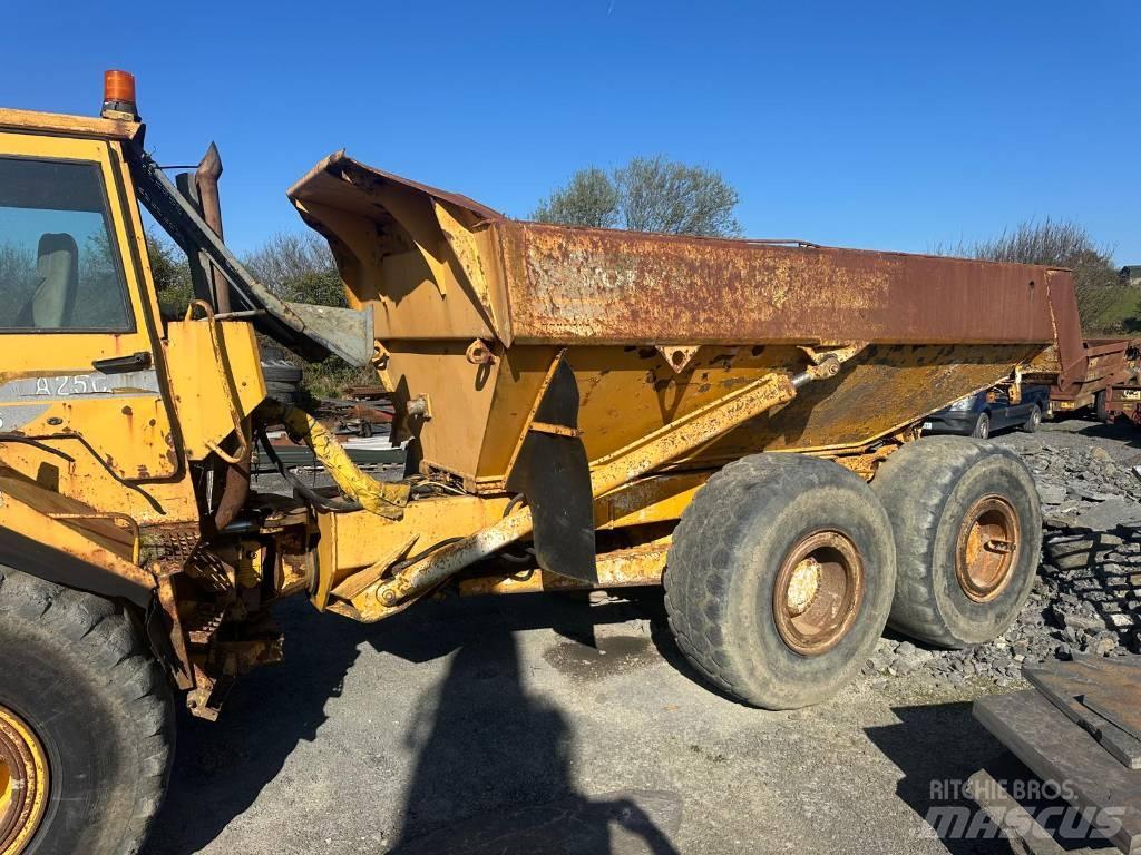 Volvo A 25 C Artikulētie pašizgāzēji